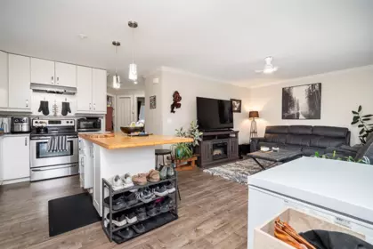 Kitchen Island Photo of 47 5648 Vedder Road, Chilliwack, BC
