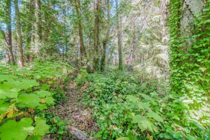 Hallway Photo of 16 Passage Island, West Vancouver, BC