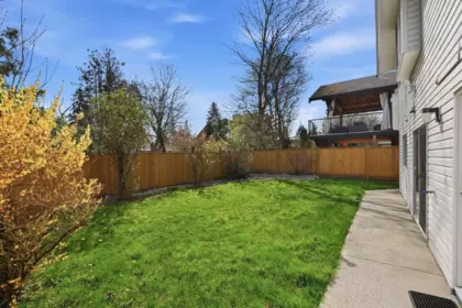 Backyard Photo of 5 11954 Hawthorne Street, Maple Ridge, BC