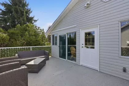 Garage Interior Photo of 5 11954 Hawthorne Street, Maple Ridge, BC