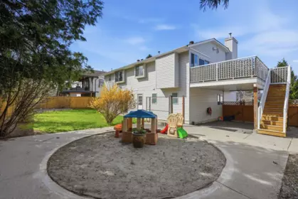 Garden / Landscaping Photo of 5 11954 Hawthorne Street, Maple Ridge, BC