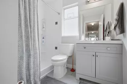Guest Bathroom Photo of 5 11954 Hawthorne Street, Maple Ridge, BC
