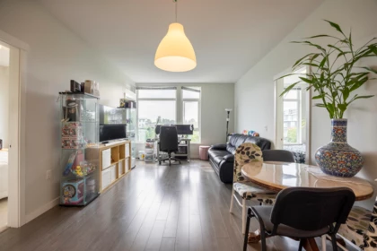 Kitchen Island Photo of 406 3263 Pierview Crescent, Vancouver, BC