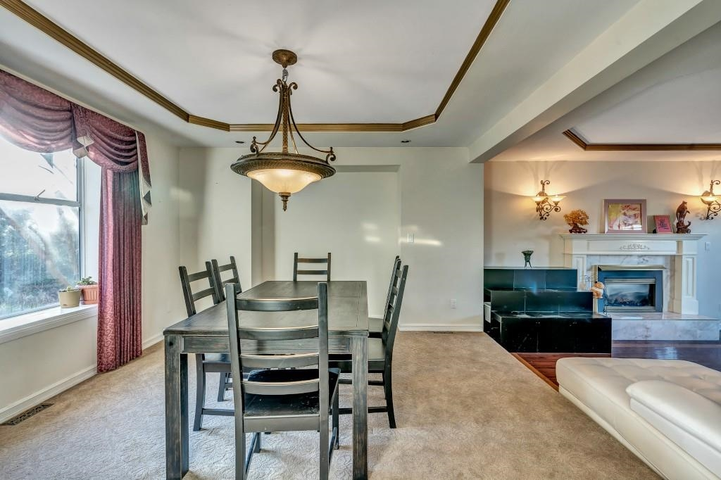 Dining Area Photo of 17986 67 Avenue, Surrey, BC