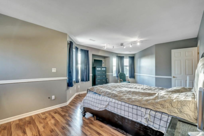Entry Foyer Photo of 17986 67 Avenue, Surrey, BC