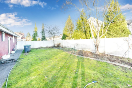 Hot Tub / Spa Photo of 17986 67 Avenue, Surrey, BC