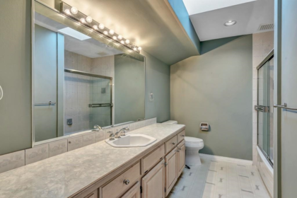 Laundry Room Photo of 17986 67 Avenue, Surrey, BC