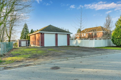Outdoor Kitchen Photo of 17986 67 Avenue, Surrey, BC