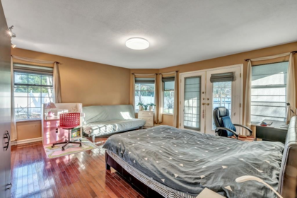 Powder Room Photo of 17986 67 Avenue, Surrey, BC