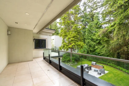 Hallway Photo of 1760 29th Street, West Vancouver, BC