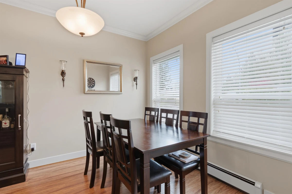 Family Room Photo of 24230 104 Avenue, Maple Ridge, BC