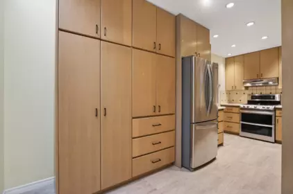 Kitchen Photo of 4 3301 W 16th Avenue, Vancouver, BC