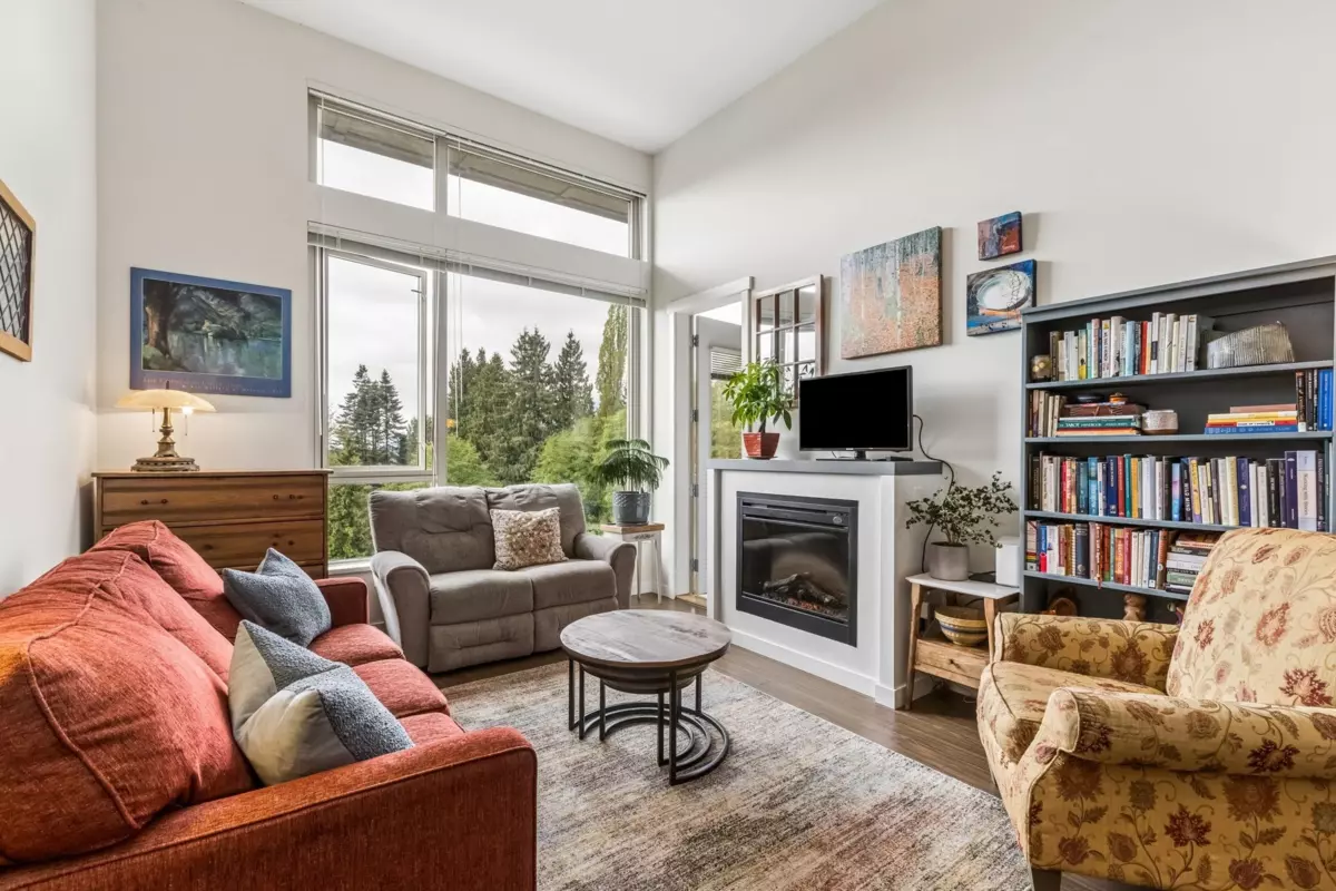 Living Room Photo of 404 159 W 22nd Street, North Vancouver, BC