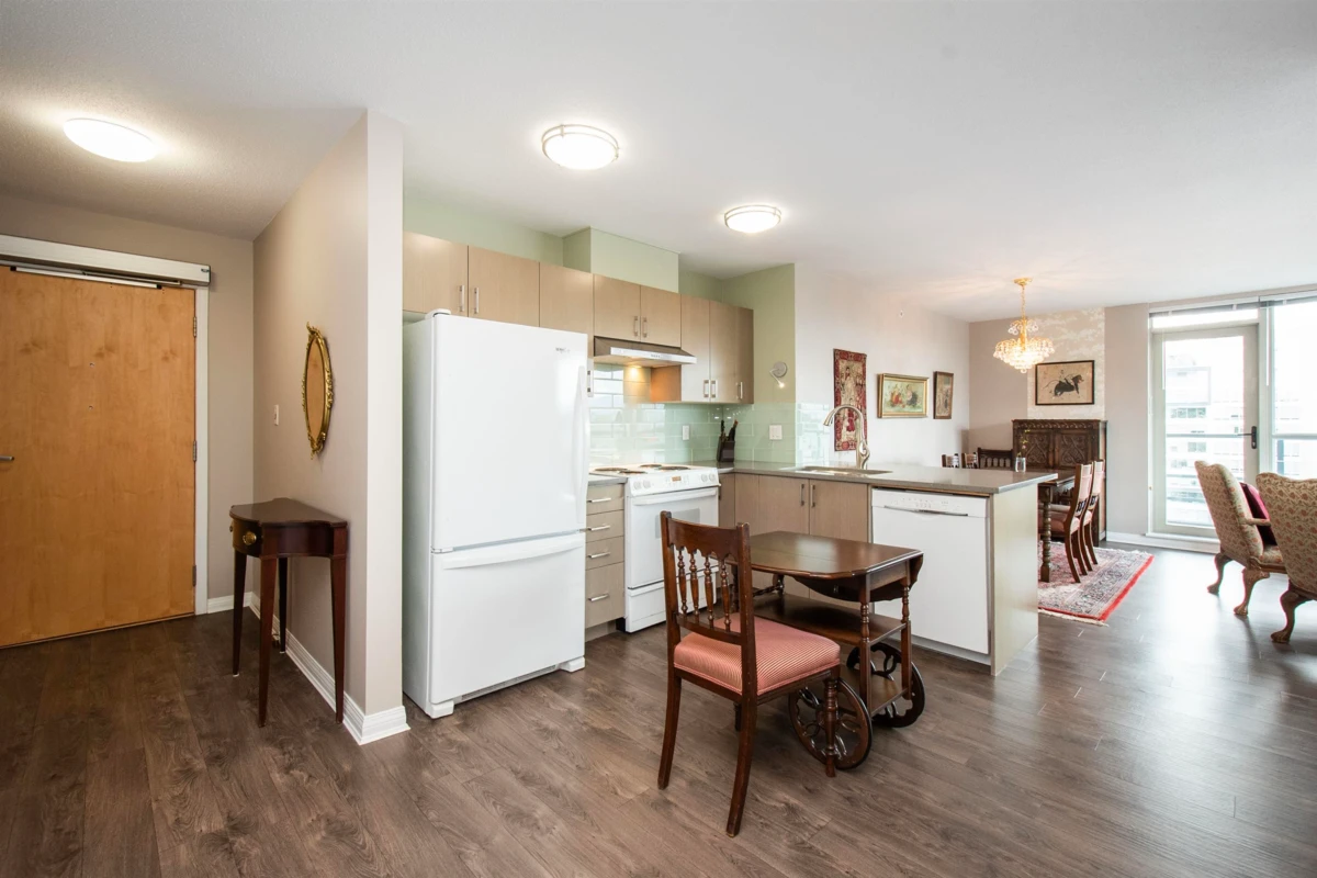 Dining Area Photo of 1001 1570 W 7th Avenue, Vancouver, BC