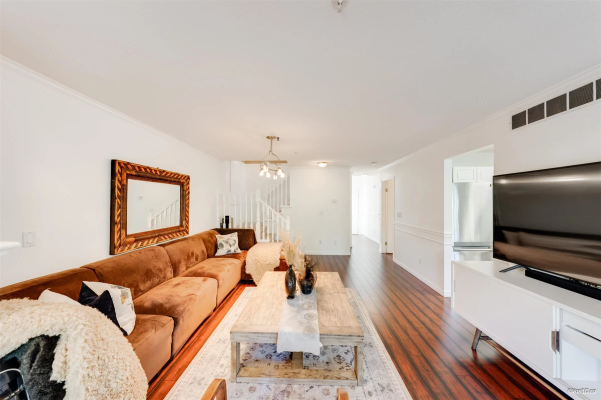 Family Room Photo of 70 20761 Telegraph Trail, Langley, BC