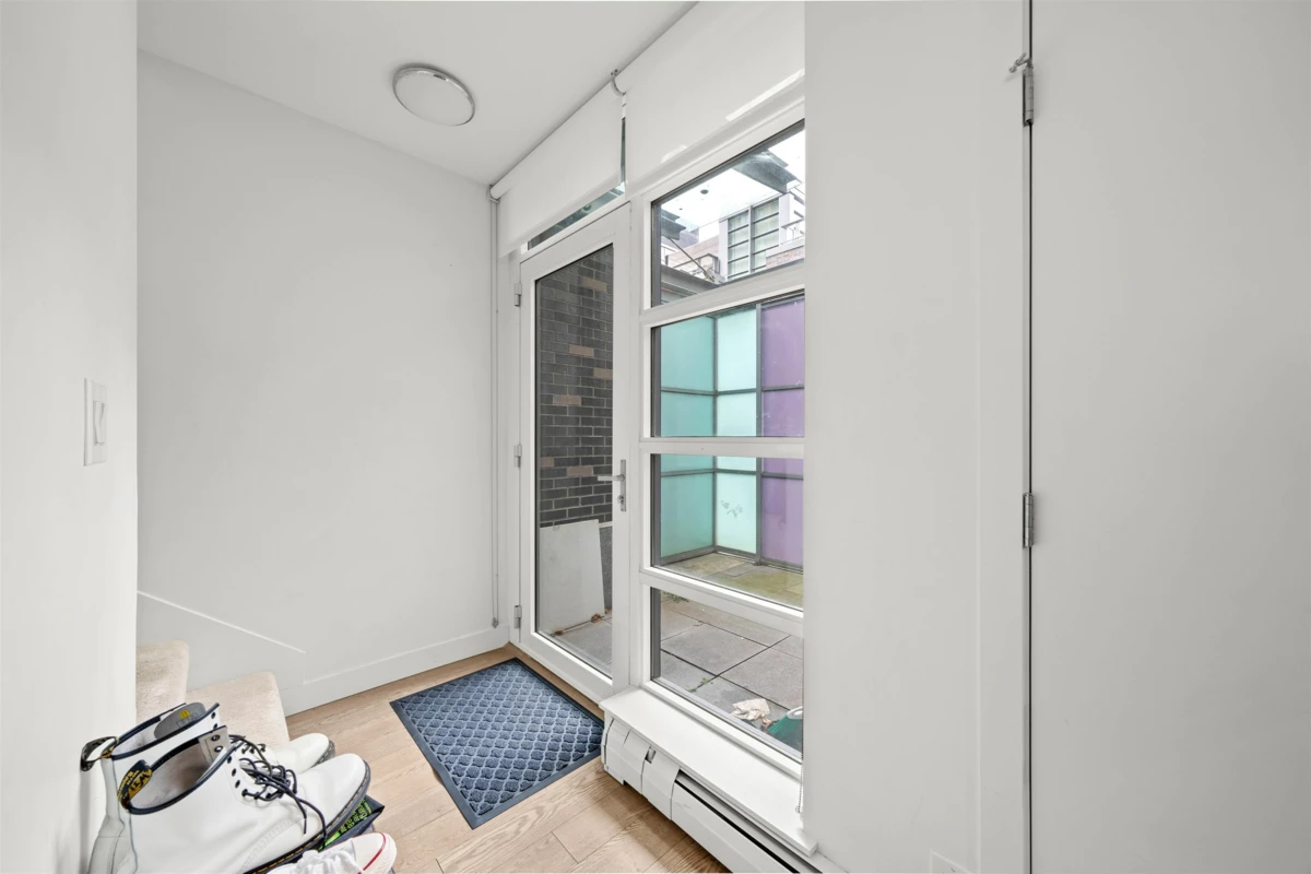 Dining Area Photo of 503 1283 Howe Street, Vancouver, BC