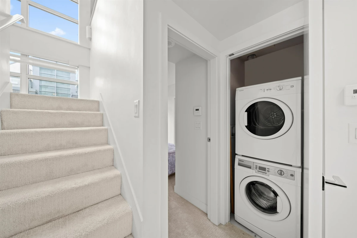 Family Room Photo of 503 1283 Howe Street, Vancouver, BC