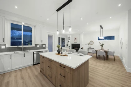 Kitchen Island Photo of 11018 243b Street, Maple Ridge, BC