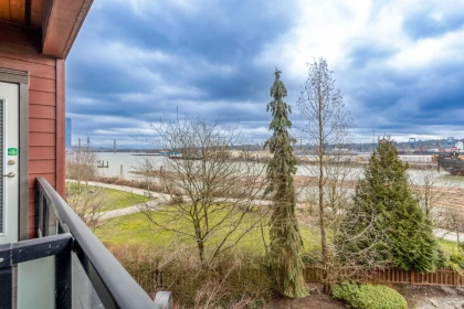 Entry Foyer Photo of 306 240 Salter Street, New Westminster, BC