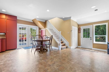 Entry Foyer Photo of 34055 Ferndale Avenue, Mission, BC