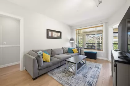 325 8218 207a Street, Langley, BC, Langley — Apartment/Condo for sale