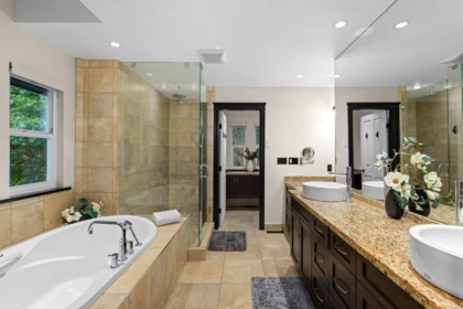 Entry Foyer Photo of 13174 23a Avenue, Surrey, BC