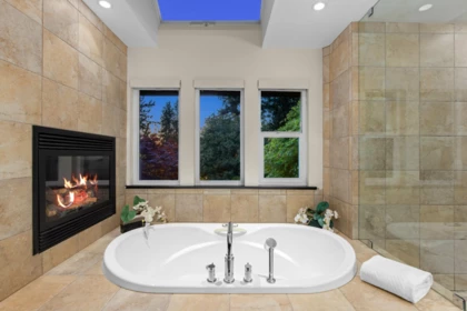 Hallway Photo of 13174 23a Avenue, Surrey, BC