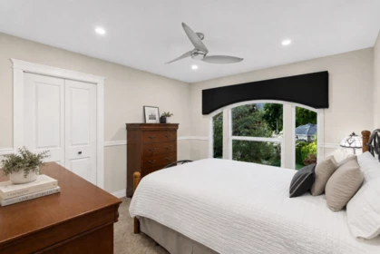 Staircase Photo of 13174 23a Avenue, Surrey, BC