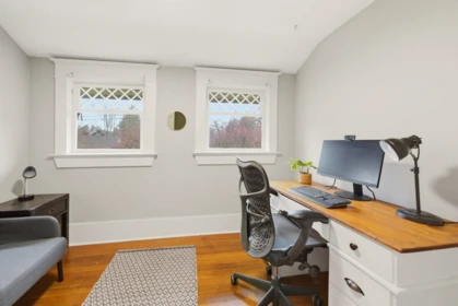 Hallway Photo of 416 Second Street, New Westminster, BC