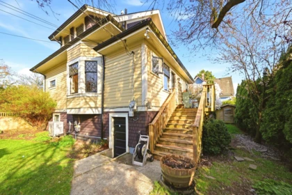 Hot Tub / Spa Photo of 416 Second Street, New Westminster, BC