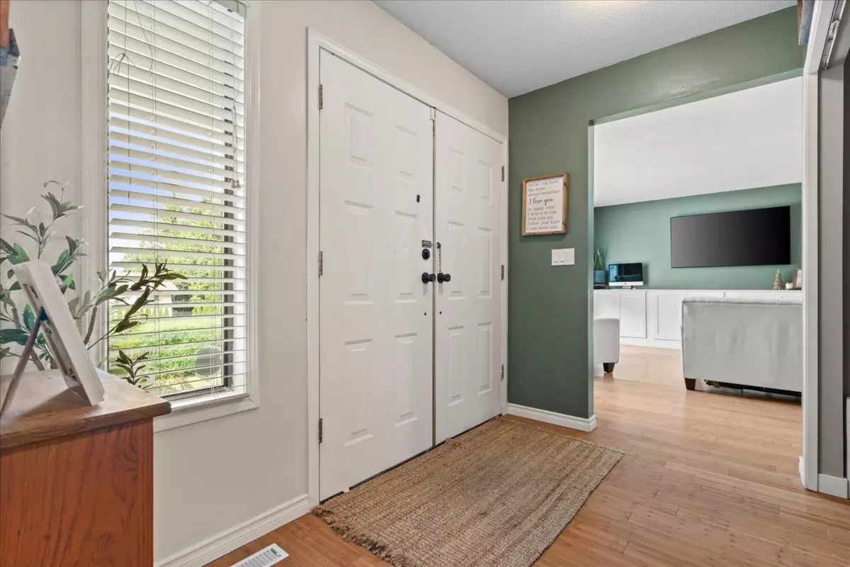 Dining Area Photo of 47500 Swallow Crescent, Chilliwack, BC