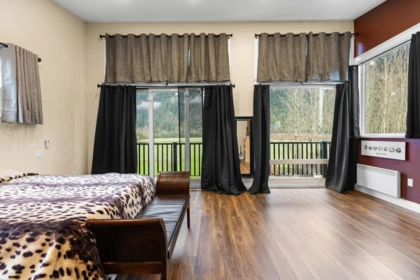 Entry Foyer Photo of 58560 Trans Canada Highway, Laidlaw, BC