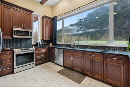 Walk-In Closet Photo of 58560 Trans Canada Highway, Laidlaw, BC