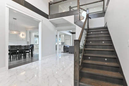 Entry Foyer Photo of 8528 Sylvester Road, Mission, BC