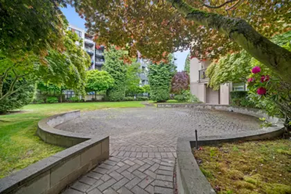 Hallway Photo of 103 15168 19 Avenue, Surrey, BC