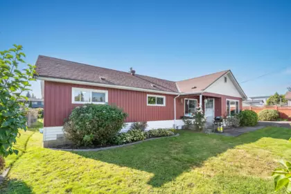 Front Yard Photo of 6282 175b Street, Surrey, BC
