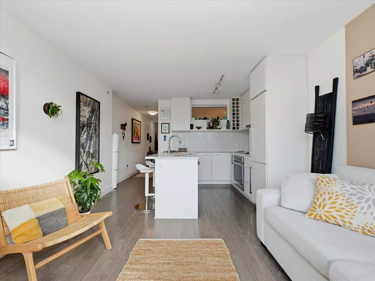 Dining Area Photo of 1504 668 Columbia Street, New Westminster, BC