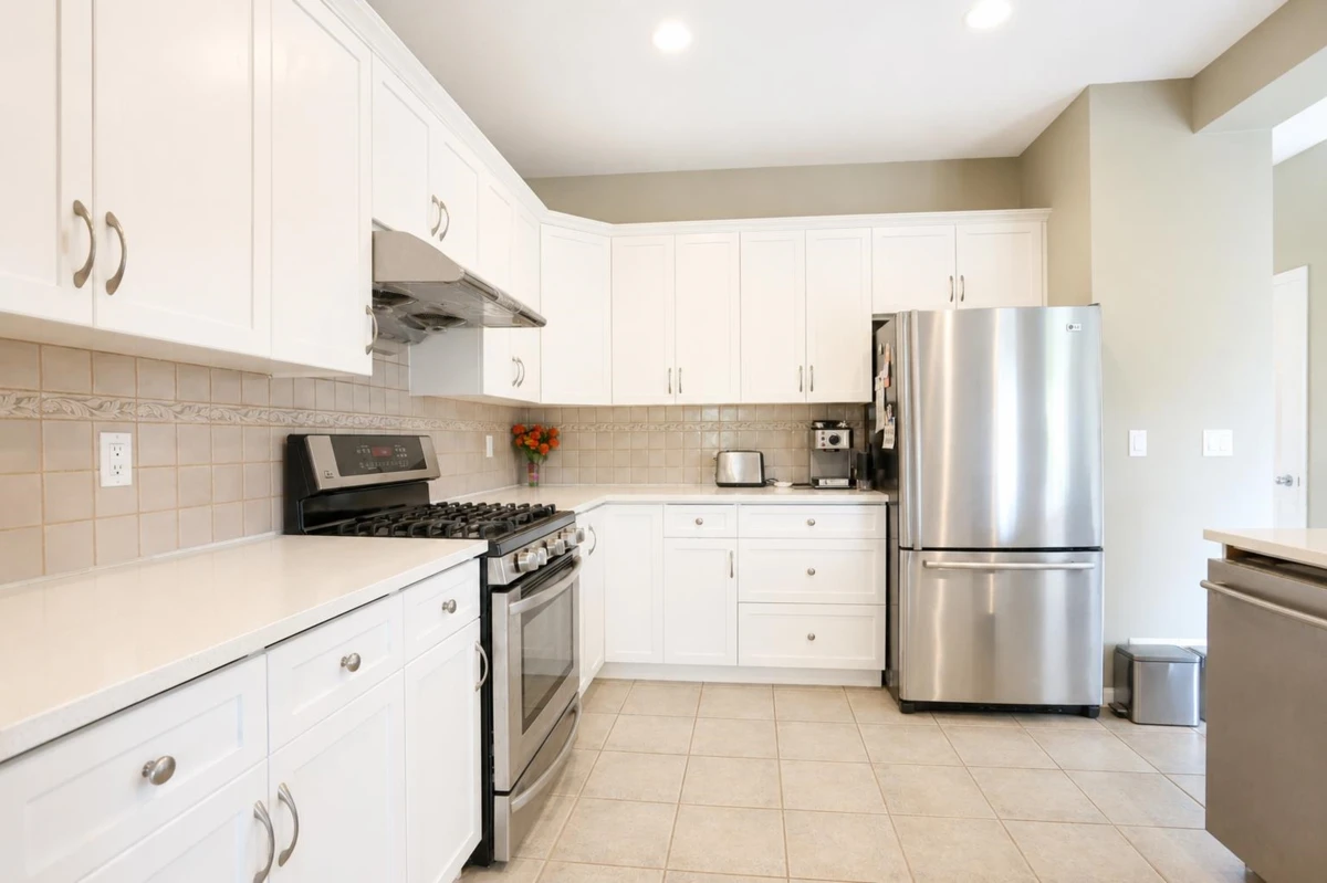 Dining Area Photo of 36254 S Auguston Parkway, Abbotsford, BC