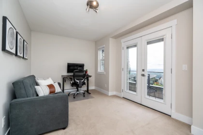 Hallway Photo of 3565 Highland Drive, Coquitlam, BC