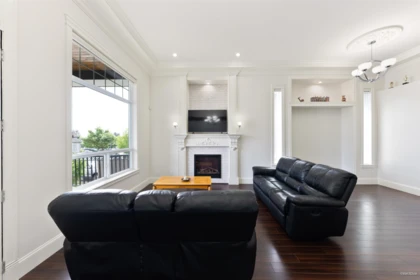 Kitchen Island Photo of 8121 145 Street, Surrey, BC