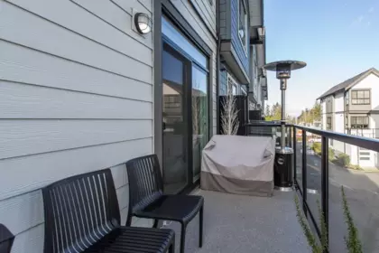 Front Yard Photo of 36 16760 25 Avenue, Surrey, BC
