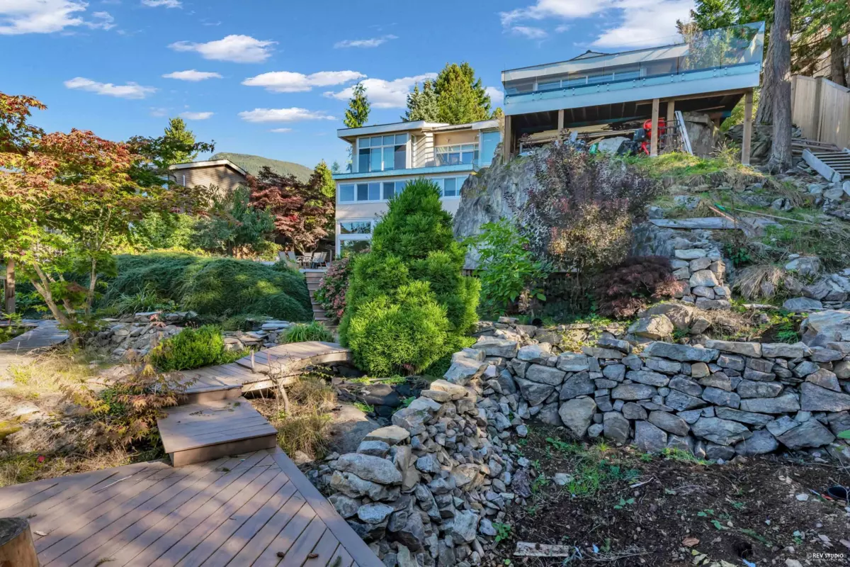 Family Room Photo of 4673 Woodburn Road, West Vancouver, BC