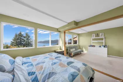 Garden / Landscaping Photo of 4673 Woodburn Road, West Vancouver, BC
