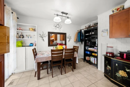9771 Pinewell Crescent, Richmond, BC, Richmond — Single Family Residence for sale