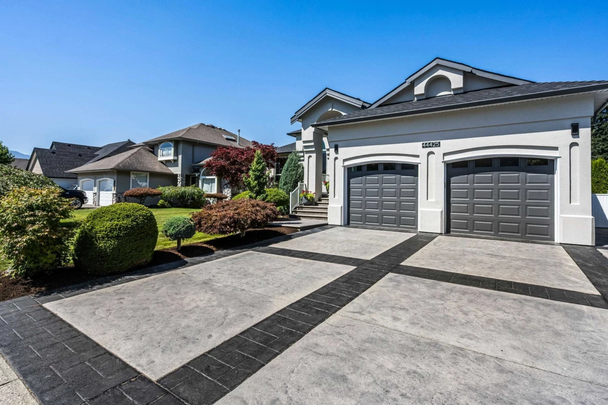 Living Room Photo of 44425 Elsie Place, Chilliwack, BC