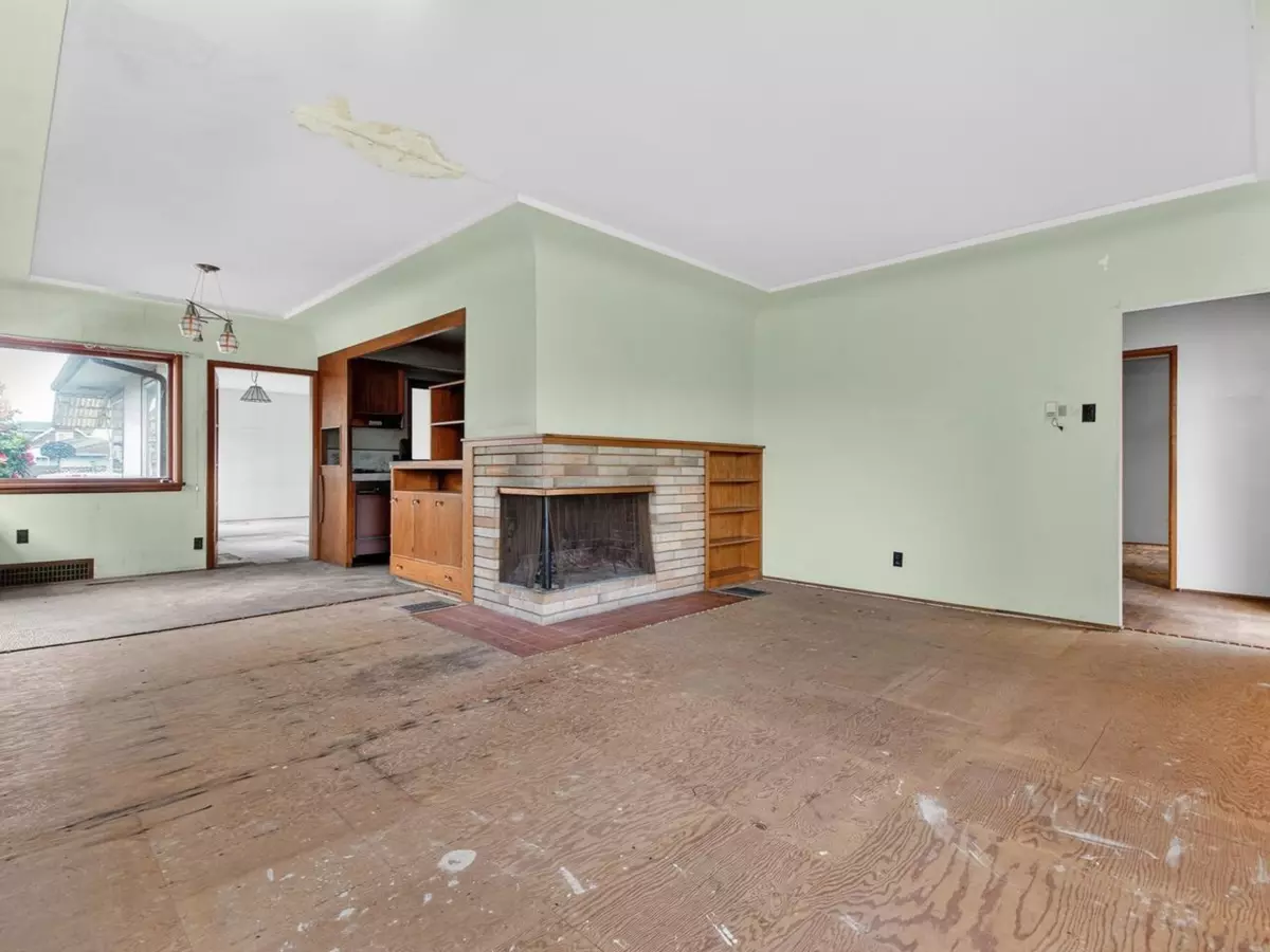 Dining Area Photo of 3325 E 49th Avenue, Vancouver, BC