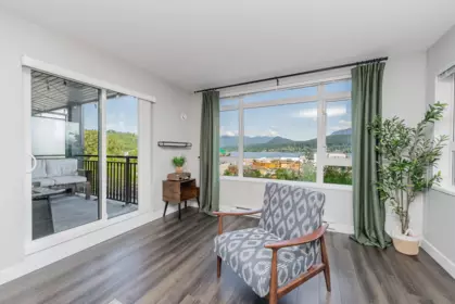 Breakfast Nook Photo of 414 2525 Clarke Street, Port Moody, BC