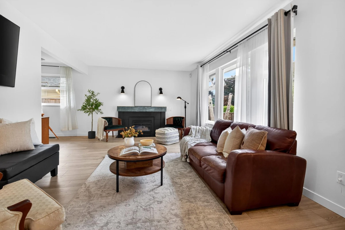 Living Room Photo of 10871 Oriole Drive, Surrey, BC