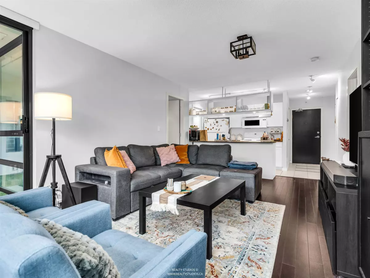 Family Room Photo of 204 933 Hornby Street, Vancouver, BC