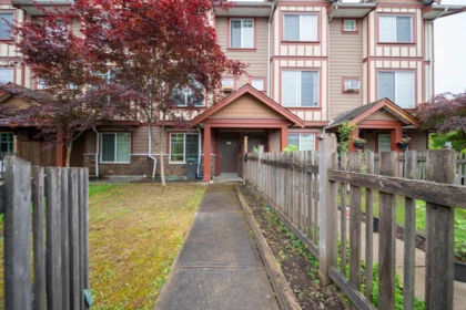 Hallway Photo of 3 6388 140 Street, Surrey, BC